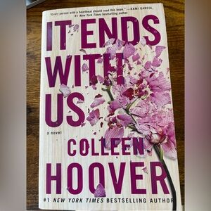 It Ends With Us by Colleen Hoover, like new Paperback